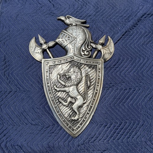 Lion shield wall - shield,
