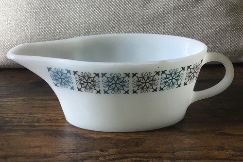 Pyrex gravy boat vintage - pyrex,