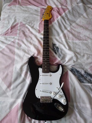 Vintage black stratocaster - v6,