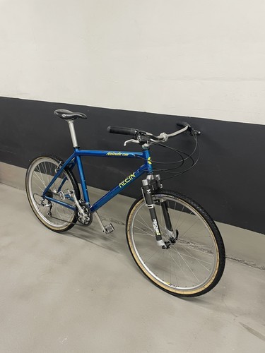 Klein attitude comp retro - attitude, comp.