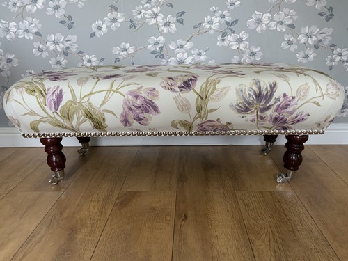 New footstool laura - a,