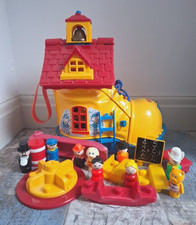 Matchbox Live-n-Learn Play Boot with Figures & Accessories Vintage 1983