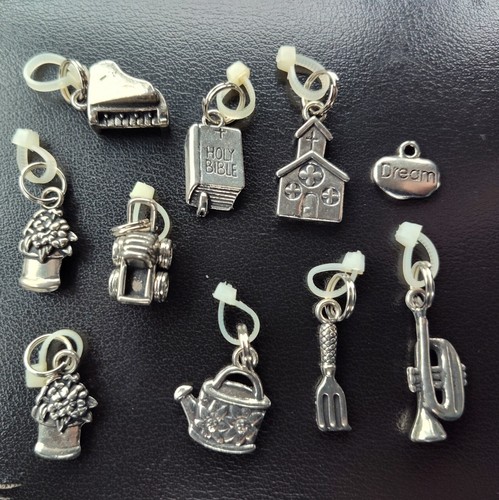 Non silver charm bracelet - 10,