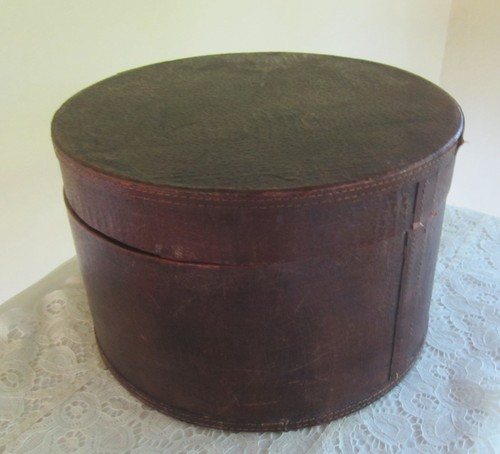 Vintage leather hat box - leather,