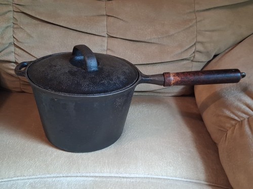Vtg cast iron - 3, qt.