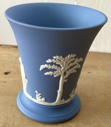 Small wedgwood vase - vase,, blue
