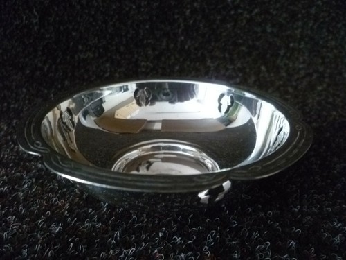 Vintage scallop edged - a,