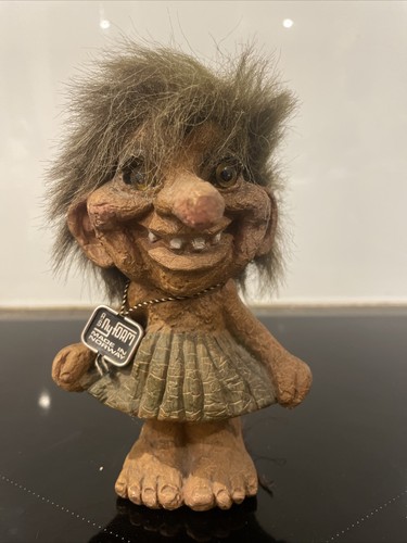 Nyform norwegian troll girl - norwegian,
