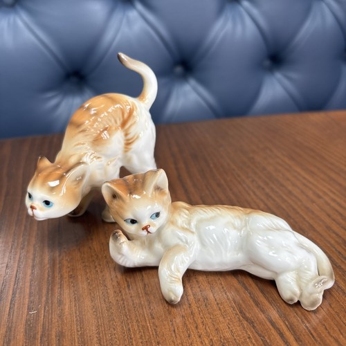 Vintage pair china cat - pair,
