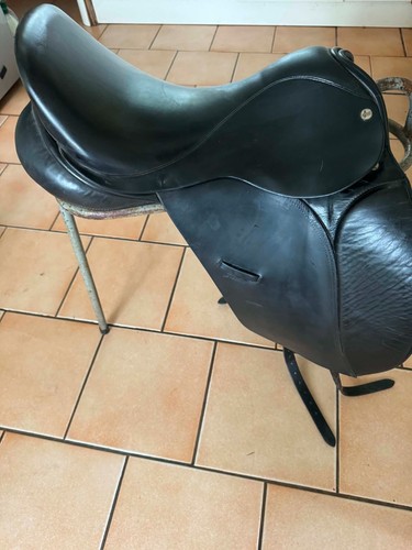 Ideal jessica dressage saddle - dressage,