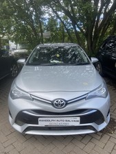 toyota avensis front