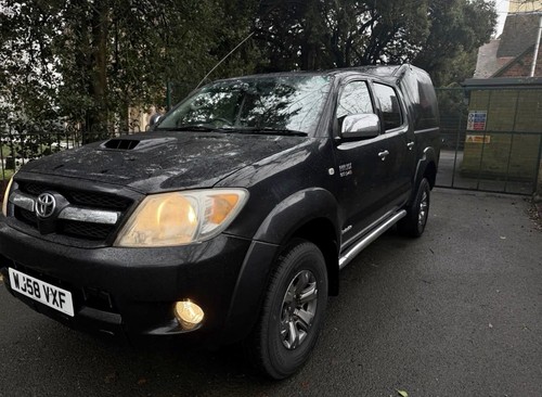 Toyota hilux invincible - toyota,