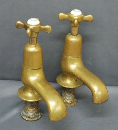 Huge old bath - old, taps