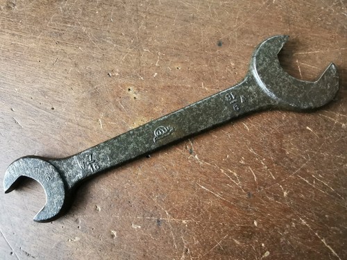 Vintage snail brand spanner - brand,