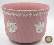 BEAUTIFUL WEDGWOOD WHITE ON