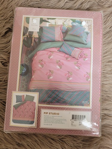 New pip studio - new, bedding