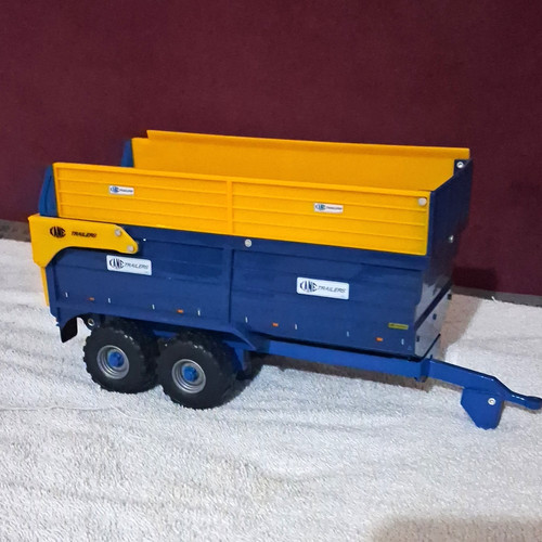 Britain trailers blue yellow - britain's,