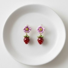 Strawberry Flower Les Nereides