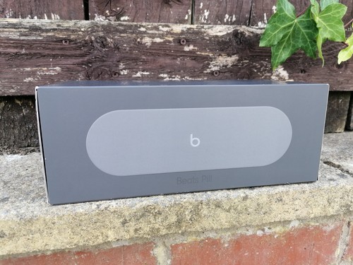 Beats pill kim - x, kardashian