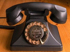 Black vintage-look rotary dial
