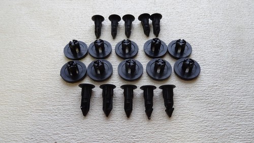 Fiat push rivet retainer - rivet, &