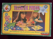 VINTAGE Spear's Wooden Flower