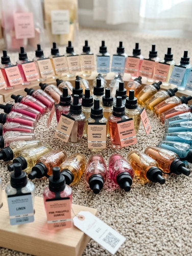 Bath body works - &, wallflowers