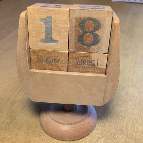 Vintage wooden perpetual - ,