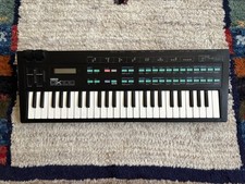 Yamaha DX100 Digital FM Algorithm Synthesizer w UK Power Supply - Faulty
