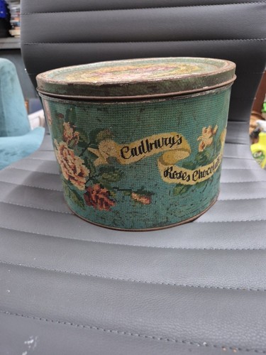 Rare circa 1940 vintage - vintage, tin