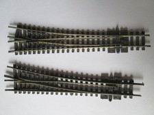2 Peco Streamline insulated N Gauge points. Medium radius right hand