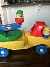 Vintage Little Tikes with 3 TODDLE TOTS People Cherry Picker Tow Truck 1985