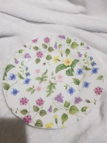 Mint cond queen country - mint, queen's