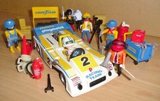 COMPLETE PLAYMOBIL 3738 WHITE RACECAR WITH CREW - VINTAGE