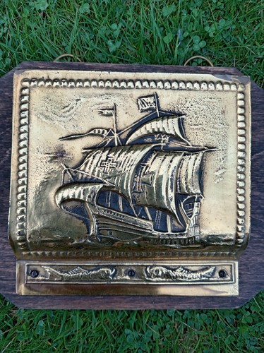 Vintage wood embossed - &,
