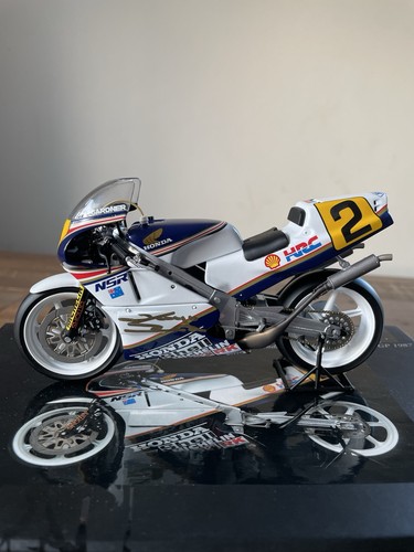 Wayne gardner 1987 honda - gardner,