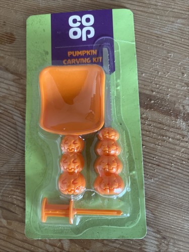 Pumpkin carving kit - pumpkin,