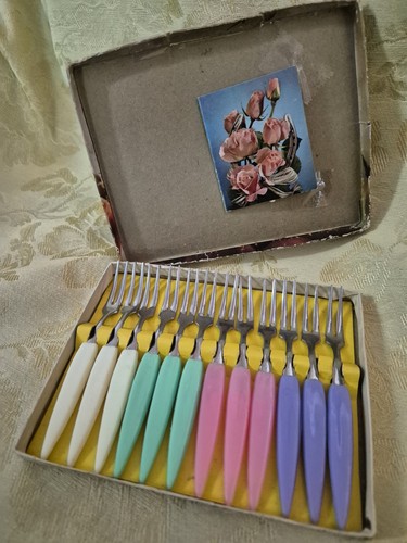 Vintage pastel cake forks set - pastel,