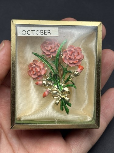 Vintage signed exquisite boxed - signed,
