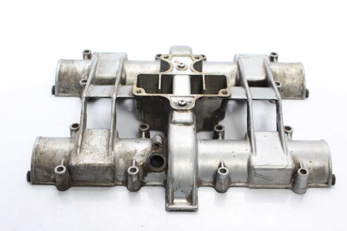 Cylinder head cover - , valve