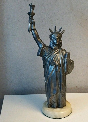 Statue liberty metal table - of,
