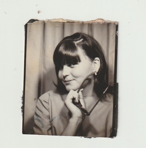 Vintage photo booth - photo,