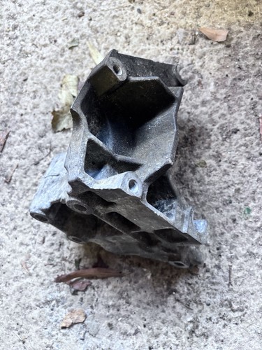 Focus mk1 engine bracket - focus,
