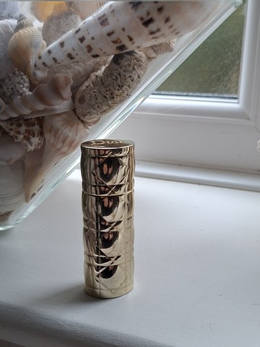 Collectable gold coloured - gold,