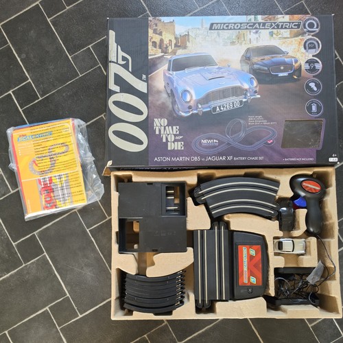 Micro scalextric james - james, bond
