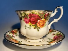 Royal Albert Old Country Roses. Cup & Saucer. 6 sets available