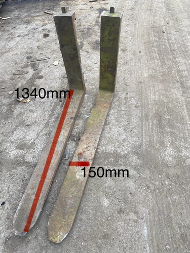 Pair heavy duty pallet - of,