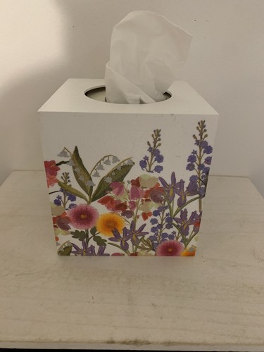 Floral tissue box wooden - ,