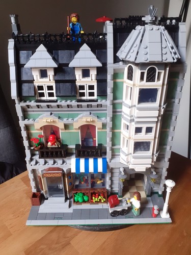 Lego green grocer - lego,