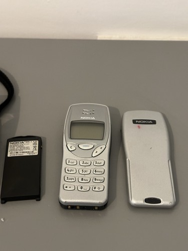 Nokia 3210 vintage button - nokia,
